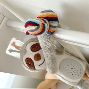 PRZYTULANKA INTERAKTYWNA PROJEKTOR MASKOTKA USYPIACZ LENIWIEC WOOPIE BABY
