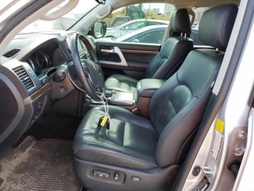 Toyota Land Cruiser VII 2021 Toyota Land Cruiser 2021, 5.7L, 4x4, VX-R, od ubezpieczalni 5.7 Benzyna, zdjęcie 7