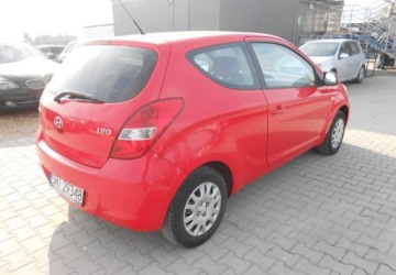 Hyundai i20 I Hatchback 5d 1.2 DOHC 78KM 2010 Hyundai i20 Hyundai i20 I 1.2 benzyna 78 KM 1.2 Benzyna 78KM, zdjęcie 3