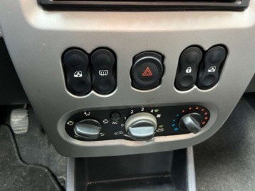 Dacia Sandero I 2009 Dacia Sandero 1.2 benzyna 75 KM zarejestrowany w PL mozliwa zamiana, zdjęcie 10