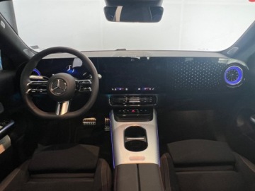 Mercedes CLA C118/X118 2025 MERCEDES-BENZ CLA 200 AMG Line Sedan 1.5 (163KM) 2025, zdjęcie 6