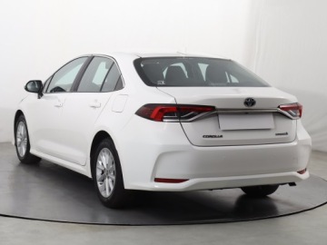 Toyota Corolla XII Sedan 1.8 Hybrid 122KM 2022 Toyota Corolla 1.8 Hybrid, Salon Polska, zdjęcie 3