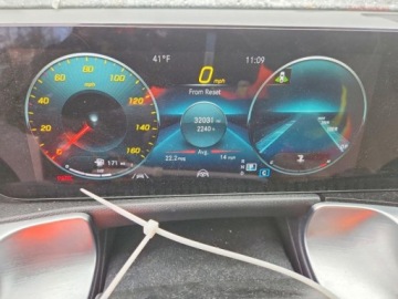 Mercedes GLB 2023 Mercedes-Benz GLB 250 4Matic 2023 2.0 Benzyna 221KM, zdjęcie 9