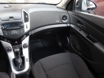 Chevrolet Cruze Hatchback 5d 1.8 16V DOHC 141KM 2013 Chevrolet Cruze 1.8 i 16V, Salon Polska, zdjęcie 7