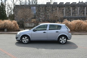 Opel Astra H Hatchback 5d 1.4 TWINPORT ecoFLEX 90KM 2010 Opel Astra 1.4 90KM 2010r. Polski SALON 5drzwi, zdjęcie 3