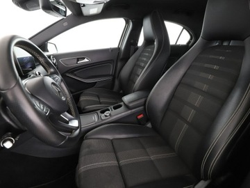 Mercedes Klasa A W176 Hatchback 5d Facelifting 220 184KM 2017 Mercedes A 220 4x4 automat full LED półskóra,, zdjęcie 12