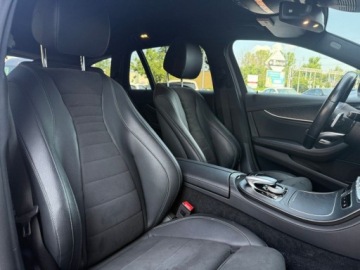 Mercedes Klasa E W213 Kombi Plug-in Facelifting 2.0 E300de 306KM 2020 Mercedes-Benz Klasa E 300 DE hybryda plug-In pakiet AMG serwis ASO pakiet, zdjęcie 22