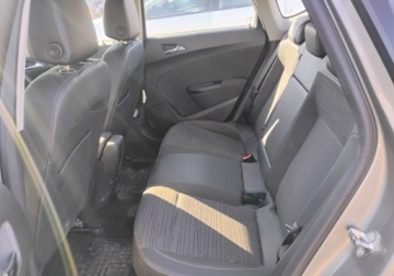 Opel Astra J GTC 1.4 Turbo ECOTEC 120KM 2017 Opel Astra 2017r, SALON POLSKA, 1.4 Benzyna. Uszkodzony prawy bok. Jezdzi., zdjęcie 8