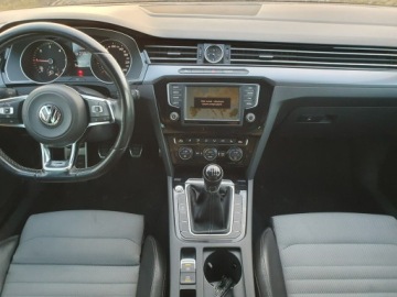 Volkswagen Passat B8 Limousine 2.0 TDI 150KM 2015 Volkswagen Passat 2.0tdi 150KM R LINE Ledy Navi, zdjęcie 25