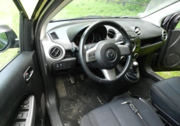 Mazda 2 II Hatchback 5d 1.3 86KM 2010 Mazda 2 ekonomiczna niezawodna 5drzwi Klima 1.3 Benzyna 86KM, zdjęcie 12