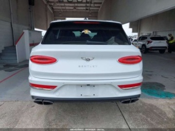 Bentley Bentayga 2022 Bentley Bentayga V8 2022 4.0l 4.0 Benzyna 542KM, zdjęcie 4