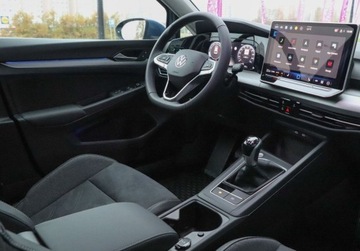 Volkswagen Golf VIII Hatchback Facelifting 1.5 TSI 116KM 2025 Volkswagen Golf Pakiet Zimowy, tapicerka ArtVelours, od reki 1.5 Benzyna, zdjęcie 15