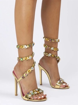 Złote sandały na szpilce lakierowane szpilki z biżuterią Alladies* AS8312