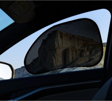 OSŁONA PRZECIWSŁONECZNA UV SAMOCHODOWA UNIWERSALNA 65x38CM Z PRZYSSAWKAMI