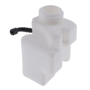 Топливный бак с трубопроводной арматурой и