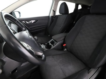 Nissan Qashqai II Crossover 1.6 DIG-T 163KM 2016 Nissan Qashqai navi klima auto grzane fotele, zdjęcie 12