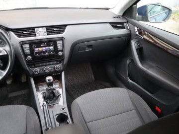 Skoda Octavia III Liftback 1.2 TSI 105KM 2014 Skoda Octavia 1.2 TSI, Salon Polska, Klima, zdjęcie 7