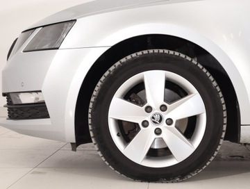 Skoda Octavia III Kombi Facelifting 2.0 TDI 150KM 2019 Skoda Octavia 2.0 TDI, Salon Polska, zdjęcie 14