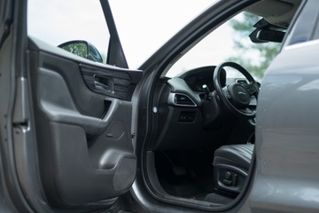 Jaguar F-Pace SUV 3.0 TDV6 300KM 2017 Jaguar F-Pace 3.0d 300KM bogato wyposażony, zdjęcie 7