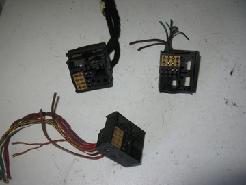 KOSTKA WTYCZKA ZŁĄCZKA RADIA MFD2 3B7035444 VW