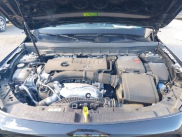 Mercedes GLB 2022 Mercedes-Benz GLB 250 4Matic 2022 2.0l 2.0 Benzyna 221KM, zdjęcie 8