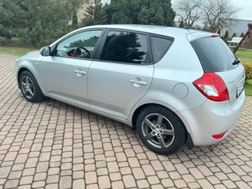 Kia Ceed I Hatchback 5d Facelifting 1.4 DOHC CVVT 90KM 2010 Kia Ceed LIFT 1.4 90KM Klima 2x kola 1-reka Gotowy do jazdy 1.4 90KM, zdjęcie 1