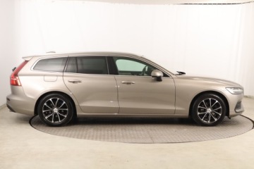 Volvo V60 I Kombi Facelifting 2.0 D3 DRIVE-E 150KM 2018 Volvo V60 D3 2.0, Skóra, Navi, Klima, Klimatronic, zdjęcie 5