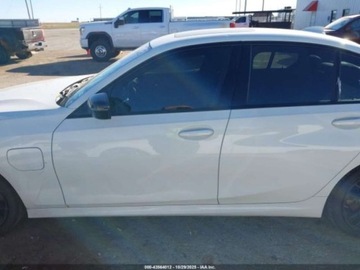 BMW Seria 3 G20-G21 2021 BMW Seria 3 330e, 2021r., 2.0L 2.0 Benzyna 180KM, zdjęcie 5