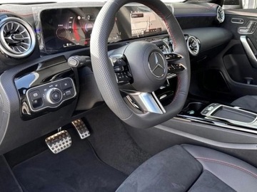 Mercedes CLA C118/X118 Coupe Facelifting 1.3 200 163KM 2025 MERCEDES-BENZ CLA 200 AMG Line Sedan 1.3 (163KM) 2025, zdjęcie 3