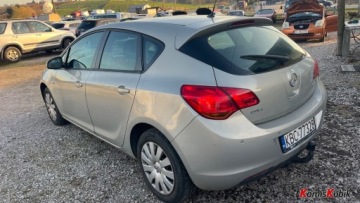 Opel Astra J Hatchback 5d 1.7 CDTI ECOTEC 110KM 2010 Opel Astra Pisemna roczna gwarancja , fajny stan ,mozliwa zamiana 1.7, zdjęcie 3