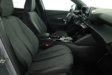 Peugeot 2008 II SUV Facelifting 1.2 PureTech 130KM 2024 Peugeot 2008 1.2 PureTech, Salon Polska, zdjęcie 6