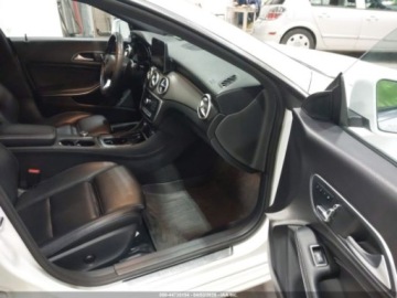 Mercedes CLA C118/X118 2019 Mercedes-Benz CLA MERCEDES-BENZ CLA 250 4MATIC 2.0 Benzyna 208KM, zdjęcie 8