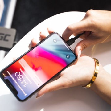 Зарядное устройство GaN 65 Вт + USB-кабель Lightning LED 1,2 м