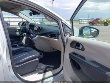 Chrysler Pacifica II 2023 Chrysler Pacifica Hybrid Touring, 2023r., 3.6L 3.6 Hybryda Plug-in 260KM, zdjęcie 8