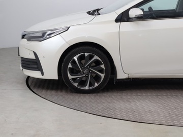 Toyota Corolla XI Sedan Facelifting 1,6 Valvematic 132KM 2017 Toyota Corolla 1.6 Valvematic, Salon Polska, zdjęcie 13