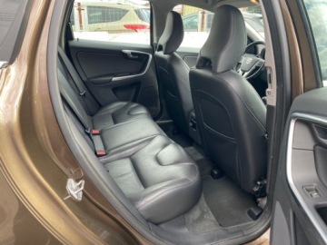 Volvo XC60 I SUV Facelifting 2.0 D3 DRIVE-E 150KM 2015 Volvo XC 60 LEDY SKORY PARKTRONIC NAWIGACJA KLIMATYZACJA HAK HOLOWNICZY, zdjęcie 6