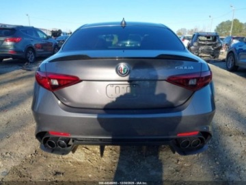 Alfa Romeo Giulia II 2017 Alfa Romeo Giulia 2017 Alfa Romeo Giulia Quadrifoglio RWD 2.9 Benzyna 550KM, zdjęcie 3