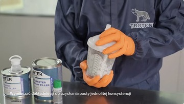 Шпатлевка ПОЛИЭФИРНАЯ СПРЕЙ заполняющая трещины и пустоты 1 кг Тротон 248