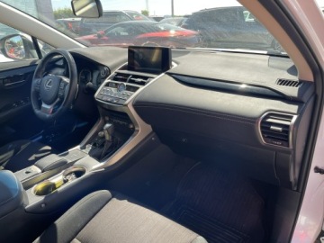 Lexus NX I SUV Facelifting 300h 197KM 2018 Lexus NX 300H Hybryda Automat 197KM, zdjęcie 12