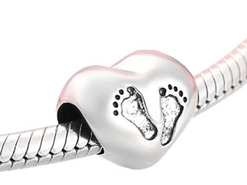 CHARMS ZAWIESZKA BABY STOPY DZIECKO NARODZINY