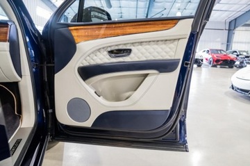 Bentley Bentayga 2021 Bentley Bentayga V8 2021, Bezwypadkowy 4.0 Benzyna 542KM, zdjęcie 22