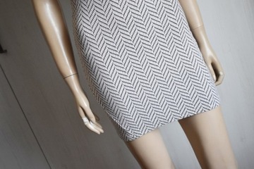 Sukienka 36 S ołówkowa pudrowa krótka mini letnia