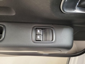 Citroen C3 III Hatchback 1.2 PureTech 68KM 2019 Citroën C3 1.2 PureTech Feel III (2016-) 1.2 benz, zdjęcie 16