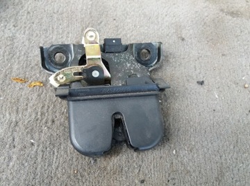 8L0827520C ZAMEK KLAPY BAGAŻNIKA AUDI A3 8L