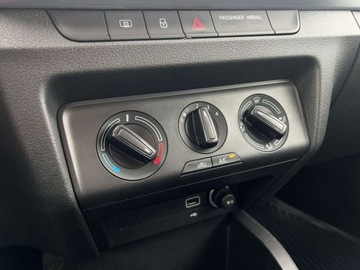 Skoda Fabia III Kombi Facelifting 1.0 TSI 95KM 2021 Skoda Fabia 1.0 TSI 95KM Ambition SalonPL SerwisASO Led SmartLink FV23 95KM, zdjęcie 26