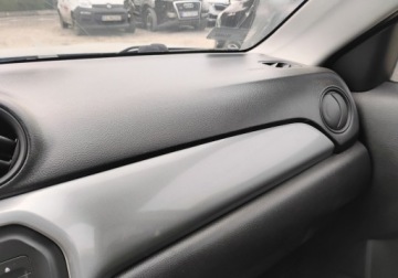 Suzuki Vitara III SUV 1.6 VVT 120KM 2016 Suzuki Vitara 2016r, 1.6 Benzyna. Uszkodzony tyl i lekko przod. Jezdzi., zdjęcie 15