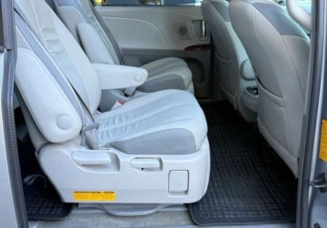 Toyota Sienna III 3.5 V6 266KM 2014 Toyota Sienna Faktura VAT 23 3.5 Benzyna 266KM, zdjęcie 24