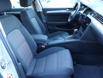 Volkswagen Passat B8 Limousine Facelifting 2.0 TSI 190KM 2020 VW Passat 2.0 TSI, Salon Polska, Automat, Navi, zdjęcie 8