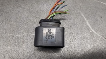 1J0973715 KONEKTOR INSTALACE AUDI A8 D3 A6 C6
