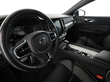 Volvo S60 II Sedan Facelifting 2.0 T4 DRIVE-E 190KM 2019 Volvo S60 R-Design automat T4 skóra navi kamera, zdjęcie 13